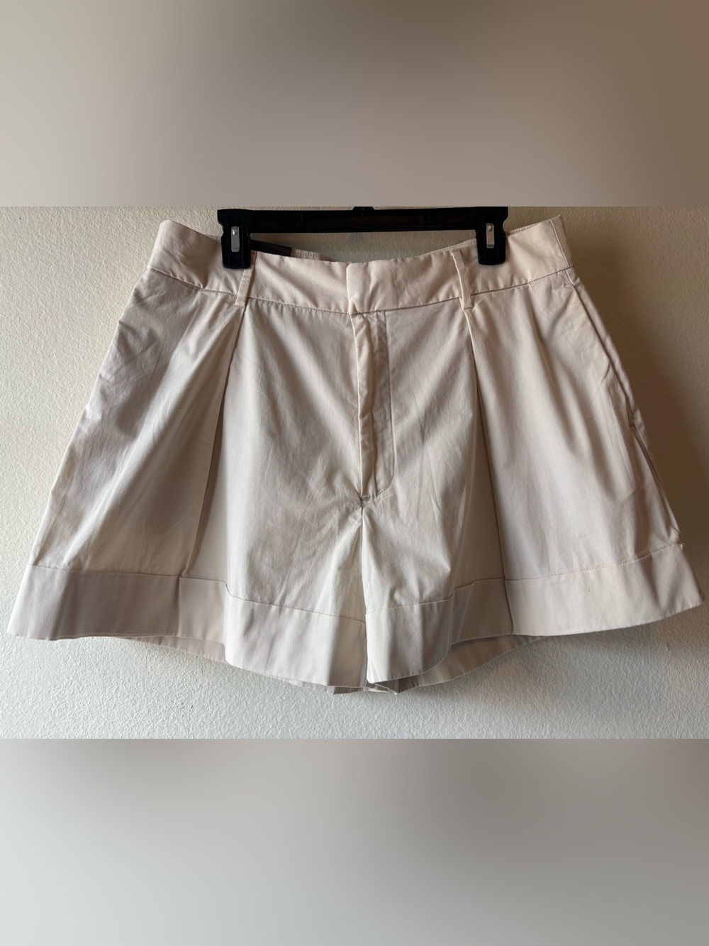 NWT Banana Republic Cream Pleated High-Waist Shorts